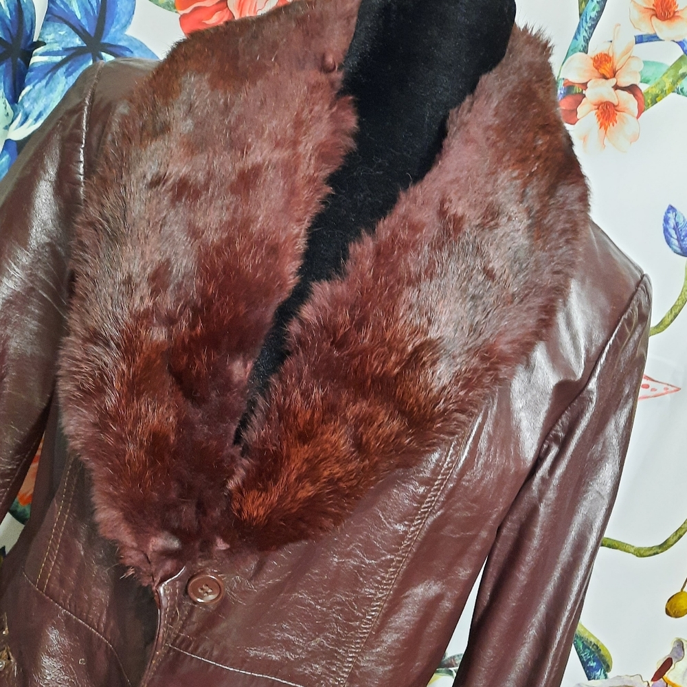 ~{Vintage}~ Fur collar red leather jacket.